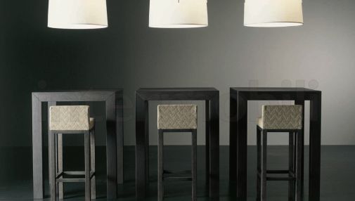 Барные стол McQueen и стулья Cage