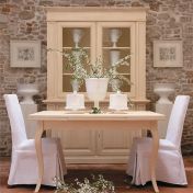 Гарнитур для столовой в романтичном стиле
