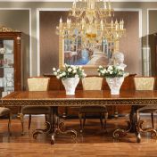 Гарнитур для столовой с витринами