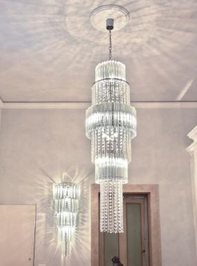 Хрустальная люстра для потолка.