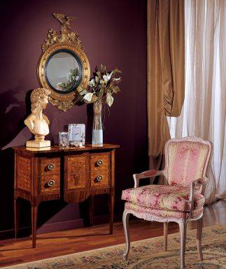 Инкрустированная консоль, зеркало и милое креслице