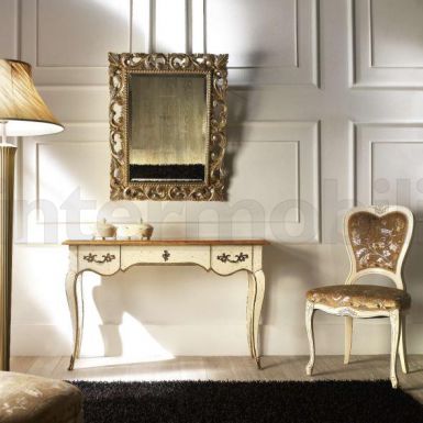 Изящная консоль