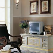 Изящная тумба FARNESE