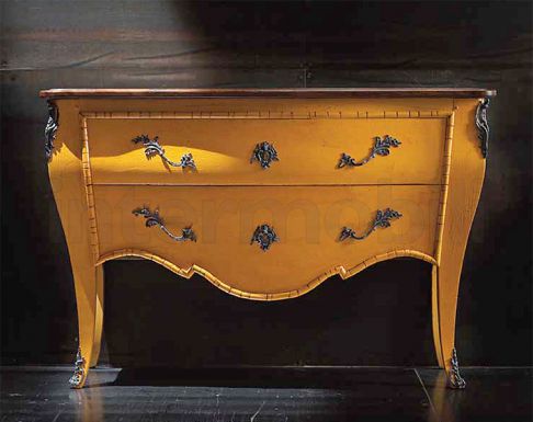 Изящный комод коллекции MUSEUM