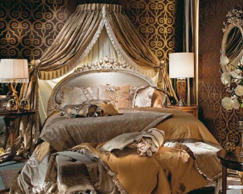 Изысканная кровать и канапе от Medea.