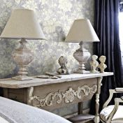 Изысканные обои с громоздким узором коллекции Luxe Chalet.