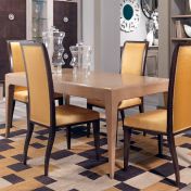 Изысканный мебельный гарнитур для столовой