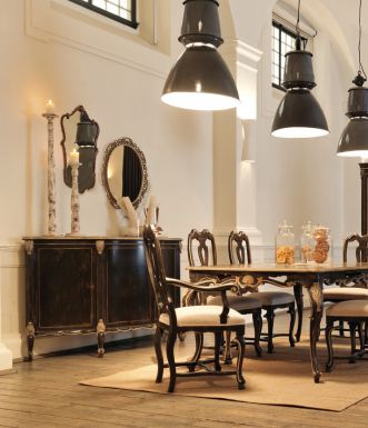 Изысканный сервант для столовой