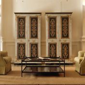 Изысканный шкаф для гостиной