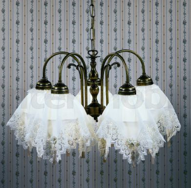 Люстра с ажурными плафонами