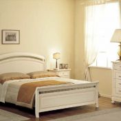 Классическая двухспальная кровать Aurora из коллекции Meridian