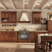 Классическая кухня Amabile из натурального дерева