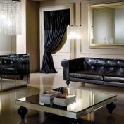 Классическая мягкая мебель для гостиной.