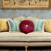 Классический диван Valentino из коллекции Aurea