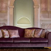 Классический диван AMBRA