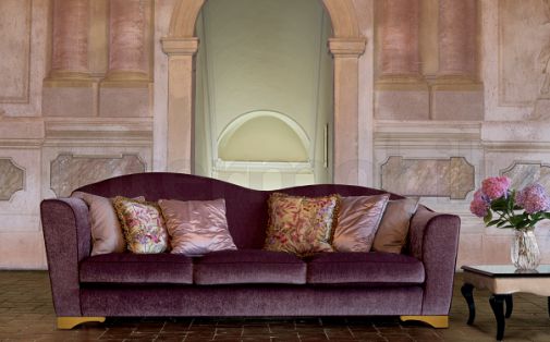 Классический диван AMBRA