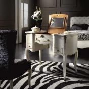 Классический комод