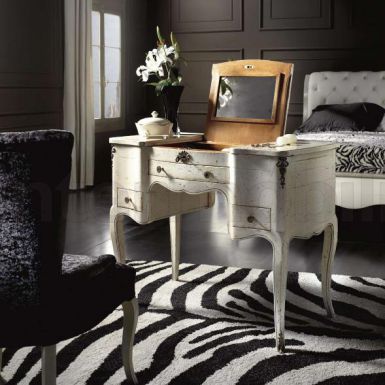 Классический комод