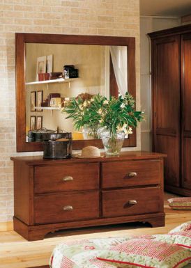 Классический комод из натурального дерева