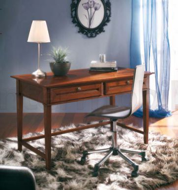 Классический письменный от популярного производителя