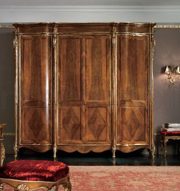 Классический платяной шкаф с распашными створками