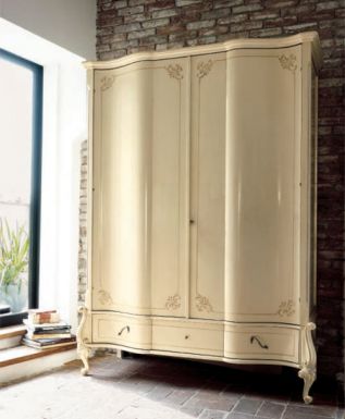Классический платяной шкаф коллекции CAPRI