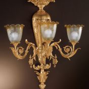 Классическое бра с тремя лампами