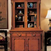 Книжный шкаф