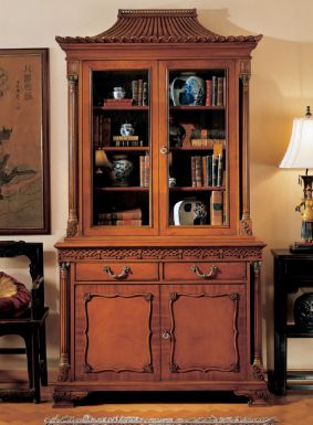 Книжный шкаф