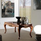 Кофейный столик для гостиной.