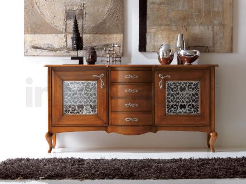 Комод для гостиной из темного дерева.