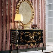 Комод с двумя дверками и овальное зеркало