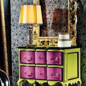 Комод с прямоугольным зеркалом