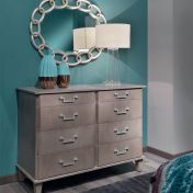 Комод с четырьмя выдвижными ящиками