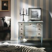 Комод с голубыми вставками