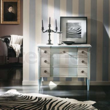 Комод с голубыми вставками