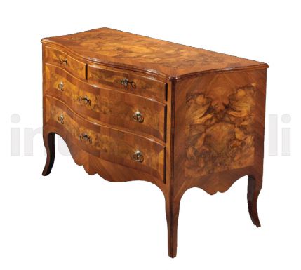 Комод в стиле середины 18-го века