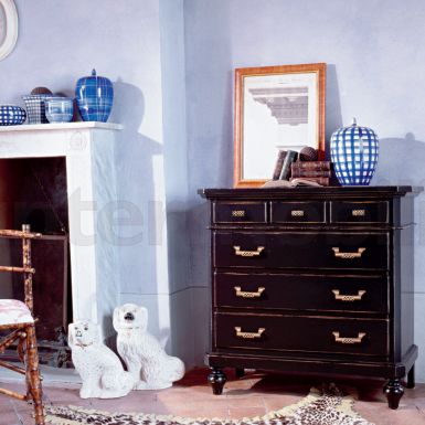 Комод Tonin Casa в темном лаке с эффектом состаривания