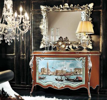 Комод украшенный росписью и зеркало