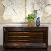 Комод натурального цвета