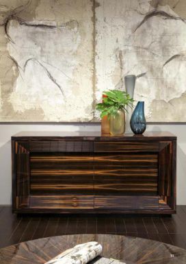 Комод натурального цвета