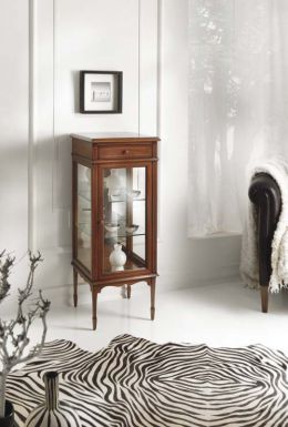 Компактная витрина для гостиных