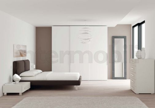 Комплект для спальни с кроватью, тумбами и шкафом