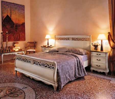 Комплект для спальни в лакированной отделке из коллекции Verona