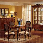 Комплект из натурального дерева для гостиной-столовой