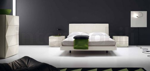 Комплект из коллекции DIAMANTE с кроватью LOTUS