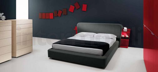 Композиция для спальни ARCO с кроватью AVIO и оригинальными этажерками