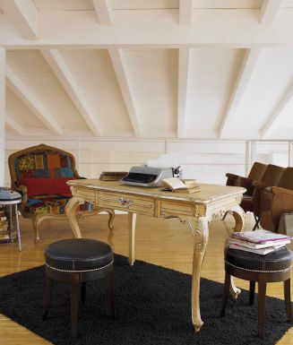 Композиция для кабинета с мягким креслом и письменным столом