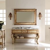 Композиция для ванной комнаты в позолоченной отделке