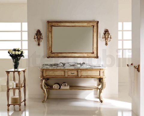 Композиция для ванной комнаты в позолоченной отделке